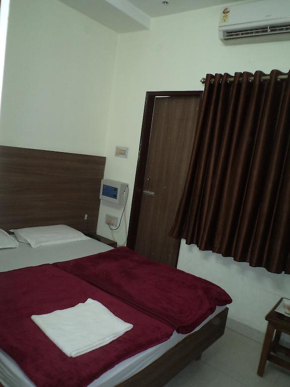 Hotel Umang Λάκναου Δωμάτιο φωτογραφία